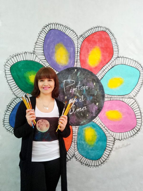 Talento nacional se refleja a través de coloridas pinturas