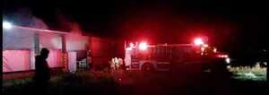 Incendio arrasa con miles de kilos de yerba en Edelira