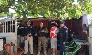 Detienen a dos sujetos e incautan armas durante allanamientos