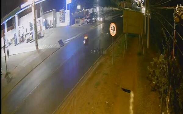 [VIDEO] Impactante: Circuito cerrado grabó choque entre dos motos