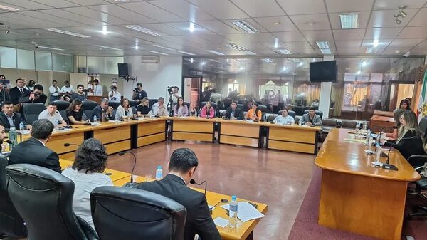 Copamiento de la ANR en la mesa directiva de la Junta Departamental de Itapúa - Política - ABC Color