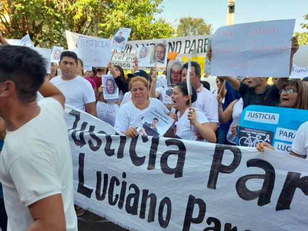 “QUEREMOS QUE TODO EL PESO DE LA LEY CAIGA SOBRE EL ASESINO DE MI HERMANO”