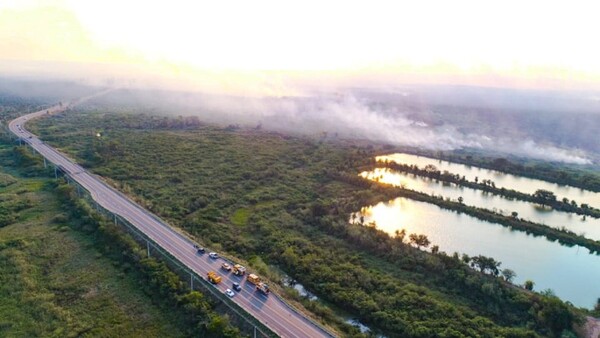 Equipo de la SEN combate incendio en Luque-San Ber