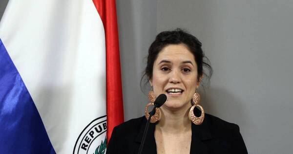 La Nación / Peña confirma a Adriana Ortiz como ministra de Cultura