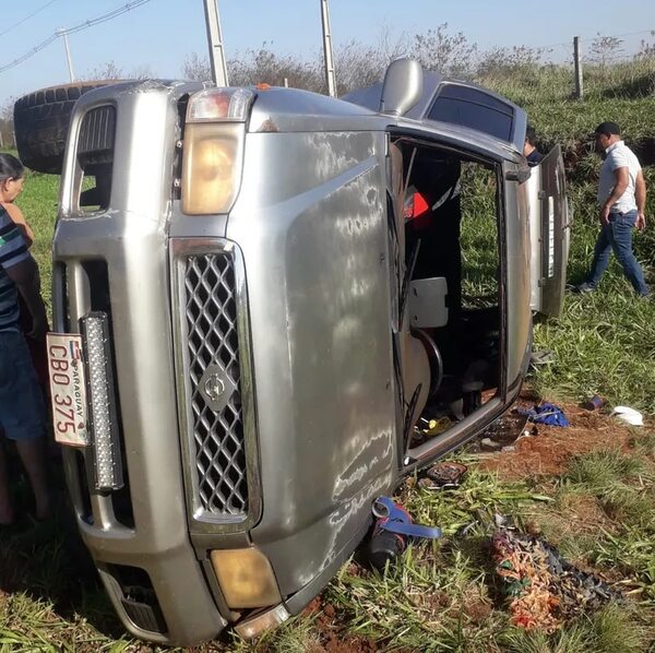 Vuelco de camioneta sobre ruta PY07 deja una lesionada, en Hernandarias - ABC en el Este - ABC Color