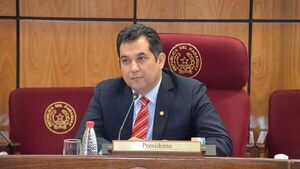 Tras quejarse, Arévalo finalmente agradece cargo de G. 85 millones tras reprimenda de Peña