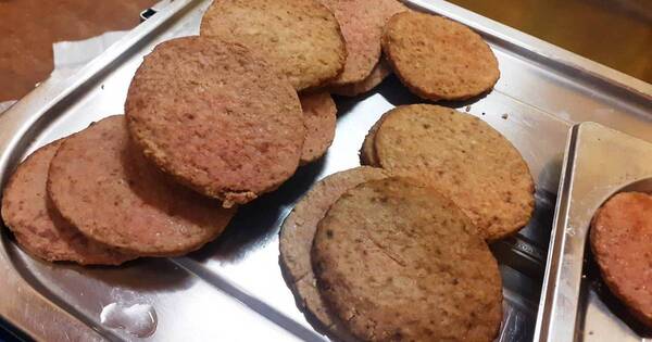La Nación / Denuncian almuerzo escolar en mal estado