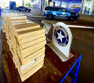 Brasileños dan cátedra de incautación de marihuana a antidrogas paraguayos - La Clave