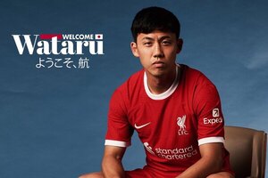 Versus / Liverpool presenta oficialmente al japonés Wataru Endo
