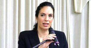 La Nación / Ministra Claudia Centurión: “Nos urge volver a mover la economía”