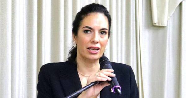 La Nación / Ministra Claudia Centurión: “Nos urge volver a mover la economía”