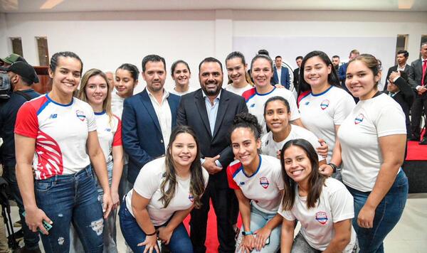 Cesar Ramírez promete fortalecer la identidad deportiva nacional, al asumir como Ministro de Deportes - .::Agencia IP::.
