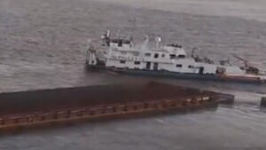 Barcazas chocan yate presidencial en el río Paraguay