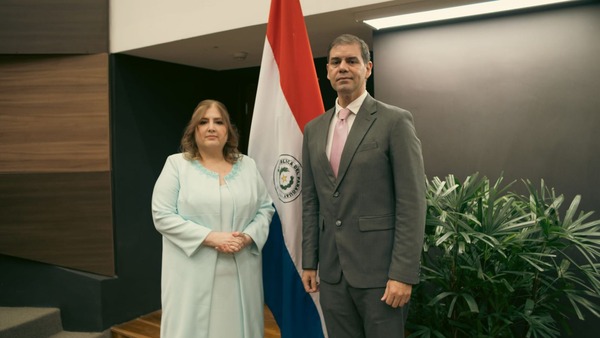 Liliana Alcaraz asumió como ministra de la Seprelad y Jorge Brítez como presidente del IPS - MarketData