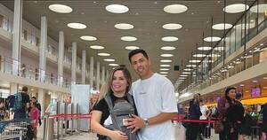 La Nación / ¡Ya llegó! Dahiana Bresanovich regresó a Paraguay con su familia
