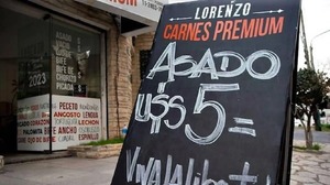 Diario HOY | Una carnicería de Argentina publicó el precio del asado en dólares y se volvió viral
