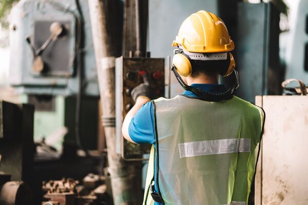 INE reporta descenso del desempleo al cierre del primer semestre - MarketData