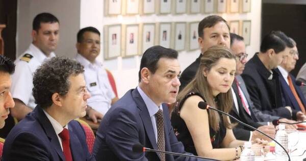 La Nación / Paraguay empleará medios legales para eliminar cobro de peaje fluvial, anuncia canciller