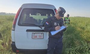 Diario HOY | Minga Guazú: abandonan vehículo robado en un asalto con toma de rehenes
