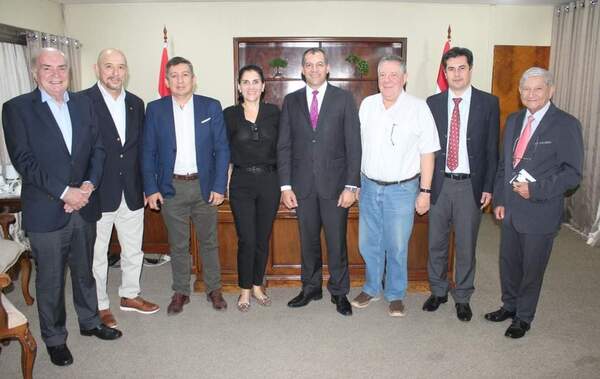 Representantes de la Unión de Gremios de la producción brindan su apoyo a la gestión del nuevo titular del MAG - .::RADIO NACIONAL::.
