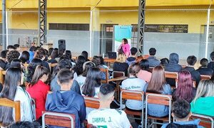 Realizan charla sobre autoestima en colegios