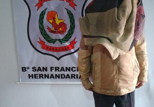 Persiguió a su pareja con cuchillo por la calle y fue reducido por sus cuñados