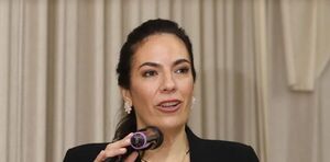 Claudia Centuri贸n, nueva ministra del MOPC anuncia plan de trabajo para responder a las necesidades de infraestructura del pa铆s - Revista PLUS