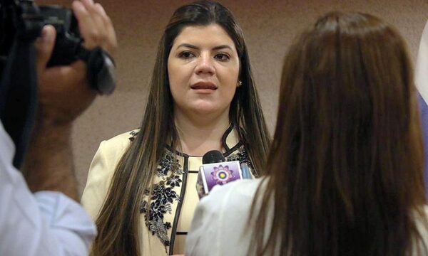 Bettina expresa altas expectativas con trabajo desde Parlatino