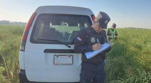 Polis encuentran camioneta abandonada que se usó para un feroz robo con toma de rehenes