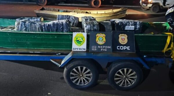 Incautan dos canoas con más de 500 kilos de droga cerca del puente de la Amistad