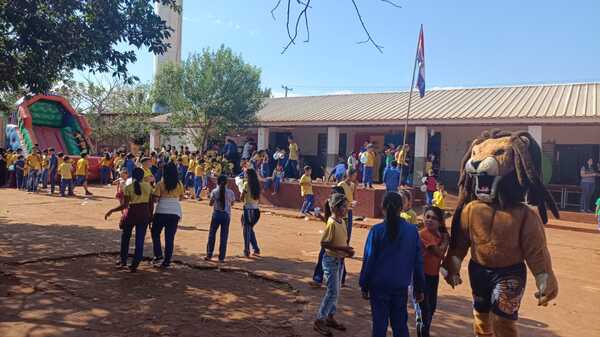 UCP realizó festejos por el Día del Niño en la escuela Santo Domingo Savio de Santa Ana - Radio Imperio 106.7 FM