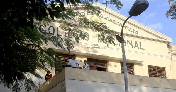 La Nación / Estudiante cayó por la escalera en el CNC durante una pelea y se encuentra delicada