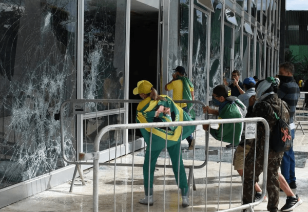 ARRESTAN A CÚPULA POLICIAL DE BRASILIA POR INTENTO DE GOLPE DE ESTADO