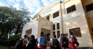 La Nación / CNC: estudiante cayó por escalera durante pelea y está delicada