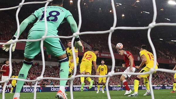 Chris Wood pone en marcha al Nottingham Forest