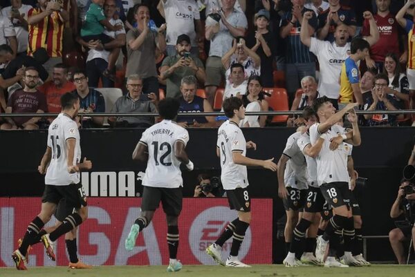 El Valencia suma pleno de victorias en dos fechas tras ganar a Las Palmas - Fútbol - ABC Color