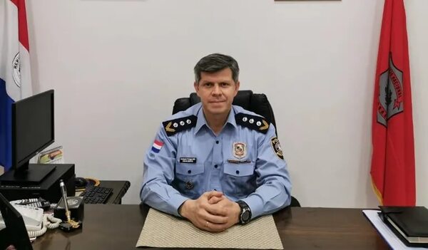 Peña oficializa designación de Carlos Benítez como comandante de la Policía Nacional - Policiales - ABC Color