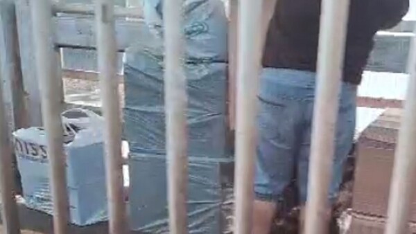Denuncian supuesto “contrabando hormiga” en el Puente de la Amistad