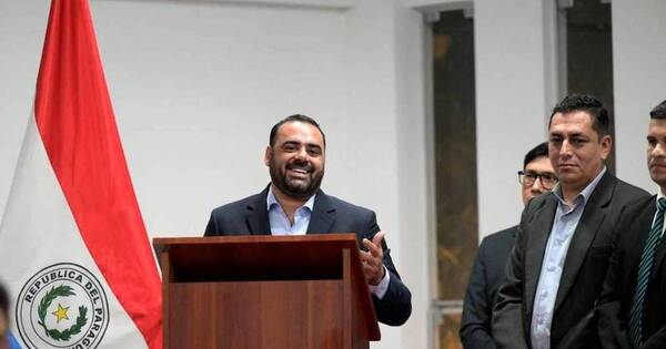 La Nación / César Ramírez asume como ministro de la SND