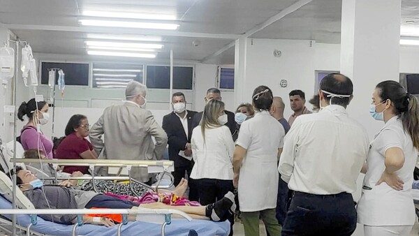 Presidente del IPS visita consultorios y asegurados reclaman medicamentos