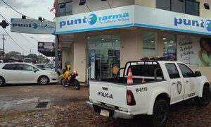 Motochorros roban dinero y celulares en asalto a céntrica farmacia de Pdte. Franco – Diario TNPRESS