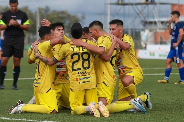 Versus / Recoleta vuelve a ganar y presiona arriba, mientras Independiente se ilusiona