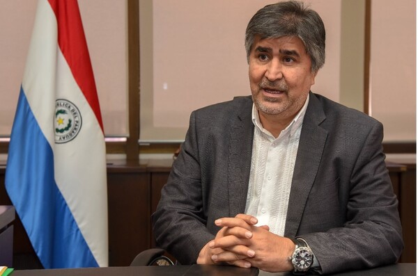 Peña repone en Conatel a un denunciado por la Contraloría por no justificar G. 34 mil millones - La Tribuna