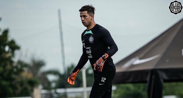 Versus / ¿Llega Juan Espínola para el partido ante Fluminense? "Chiqui" Arce habló al respecto