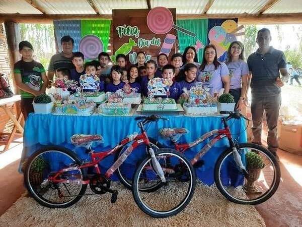 EN ALBORADA HOMENAJEARON A LOS NIÑOS POR SU DÍA
