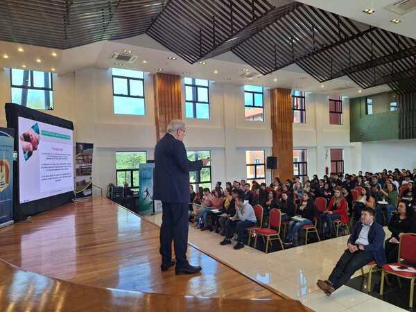 REALIZAN SEMINARIO SOBRE NEURODESARROLLO INFANTIL EN ENCARNACIÓN