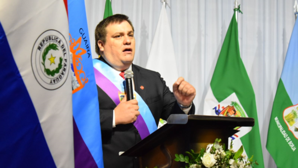El empresario César Sosa juró como nuevo gobernador de Guairá