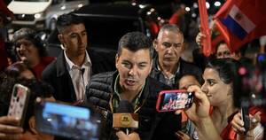 La Nación / Santiago Peña contó con un solo equipo de seguridad durante toda su campaña