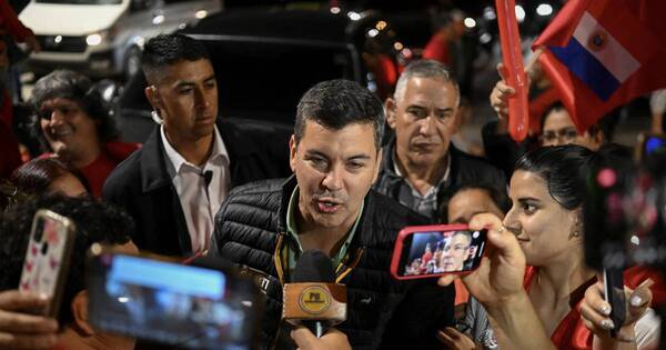 La Nación / Santiago Peña contó con un solo equipo de seguridad durante toda su campaña