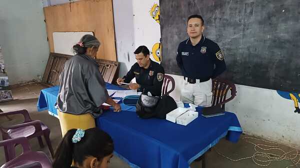 Policía marca presencia en jornada de servicios comunitarios en Sajonia | 1000 Noticias